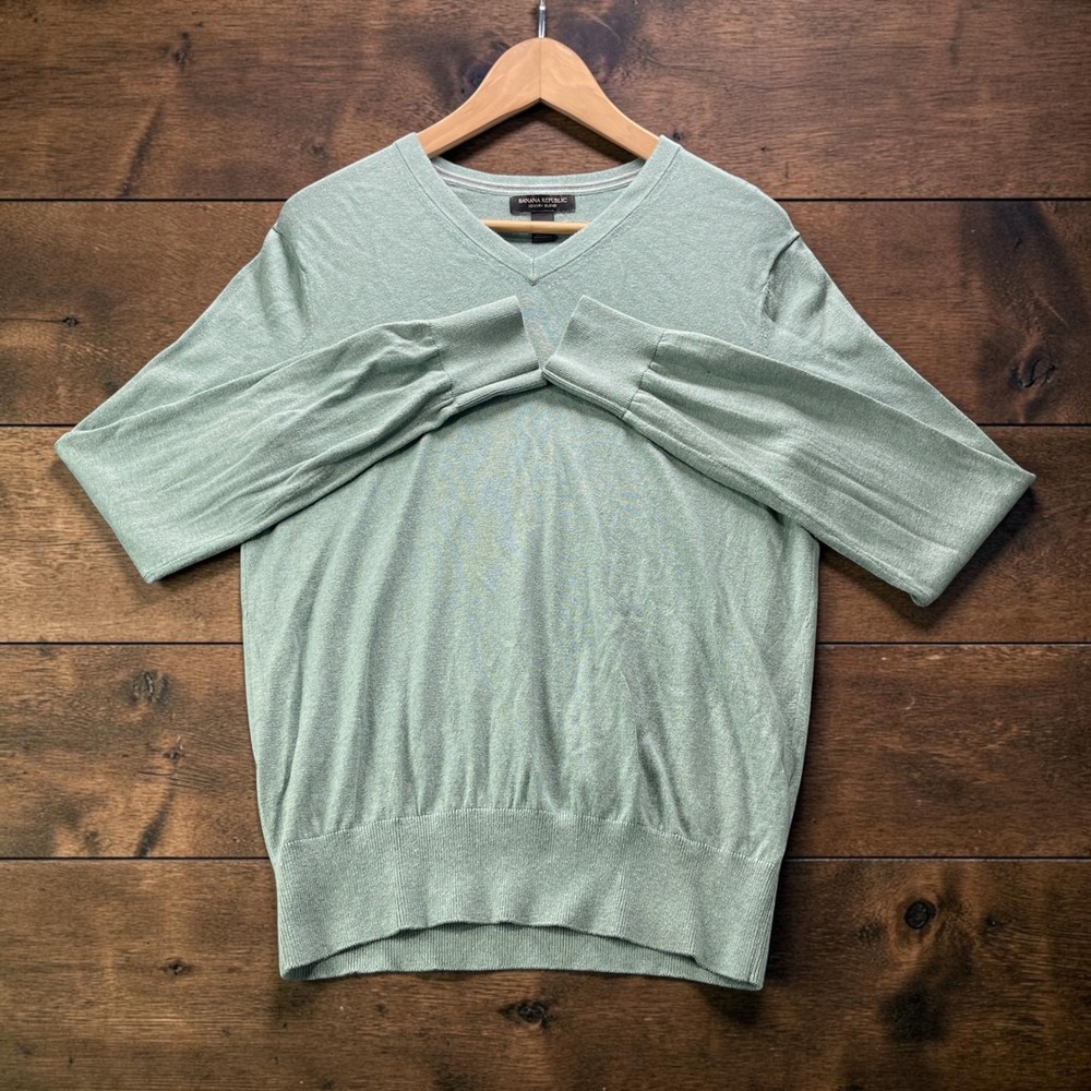 Banana Republic Mens Silk Cotton Cashmere V-Neck Sweater Sage Green Medium